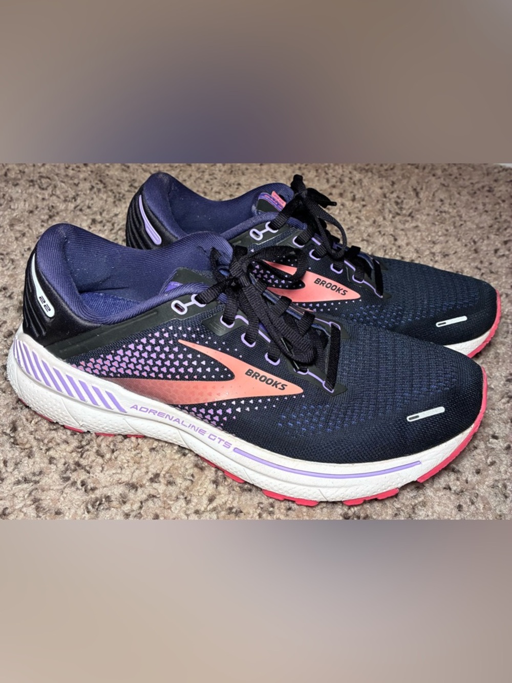 Brooks Adrenaline GTS 22 running shoes Sneakers Women’s 9.5 Blue purple pink